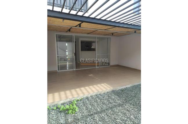 Casas, Alquiler, Ciudad Country - $2.700.000