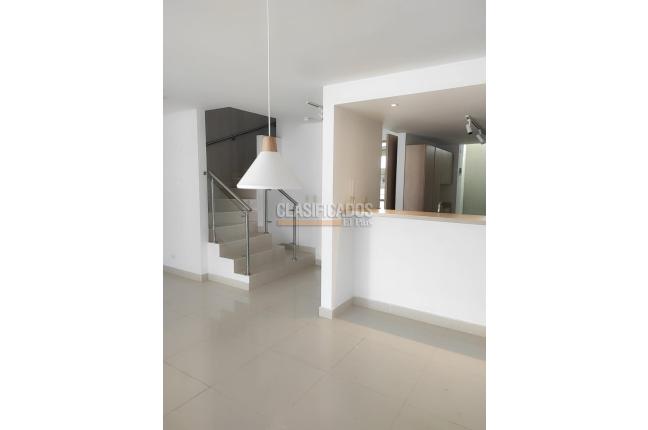 Casas, Alquiler, Ciudad Country - $2.700.000