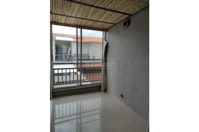 Casas, Alquiler, Ciudad Country - $2.700.000