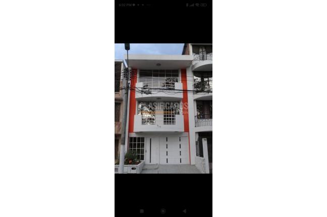 Casas, Venta en Ciudad 2.000