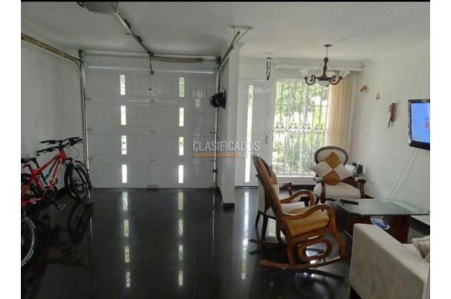 Casas, Venta en Ciudad 2.000