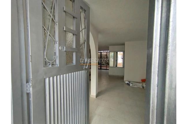 Casas, Alquiler en Ciudad Los Álamos