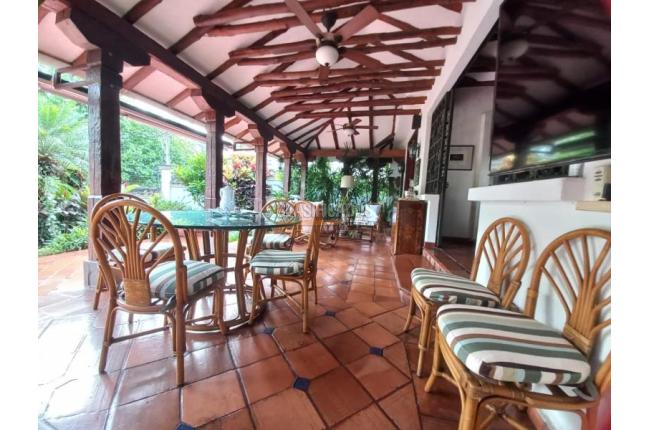 Casas, Venta en Ciudad Jardín