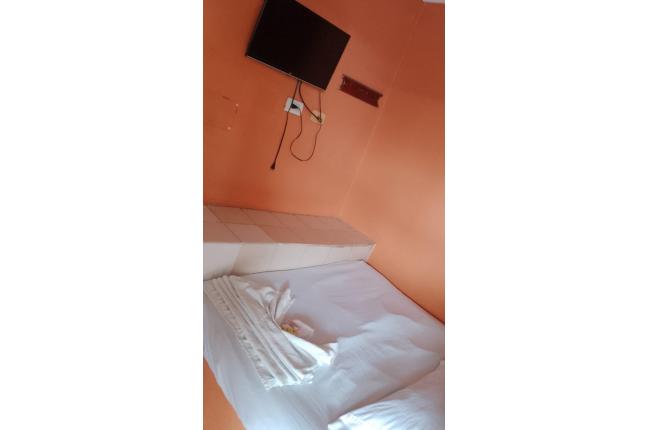 VENDO EDIFICIO TRES PISOS COMPLETO CON NEGOCIO - Negocios Establecidos