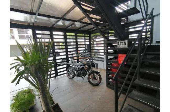 Edificios, Venta, Primero de Mayo - $2.500.000.000