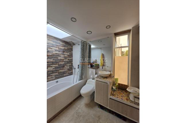Casas, Venta, La Hacienda - $700.000.000