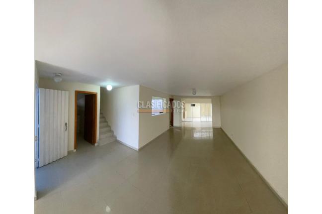 Casas, Venta, Miraflores - $750.000.000