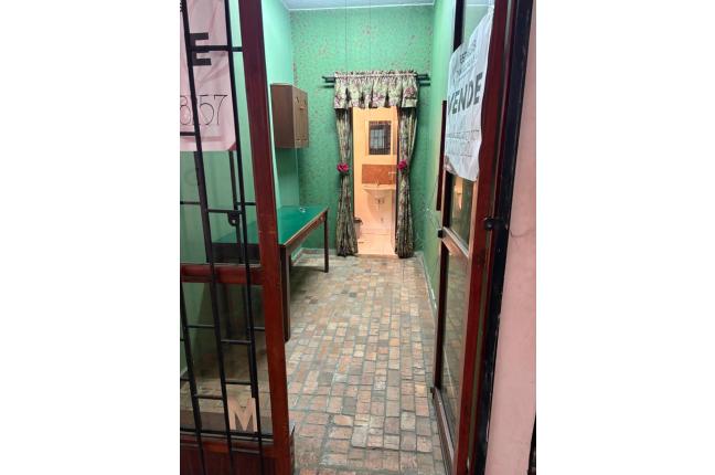 Locales y Bodegas, Venta en Centenario