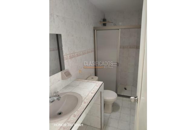 Casas, Alquiler, Champagñat - $2.300.000