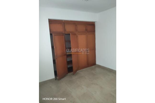 Casas, Alquiler, Champagñat - $2.300.000