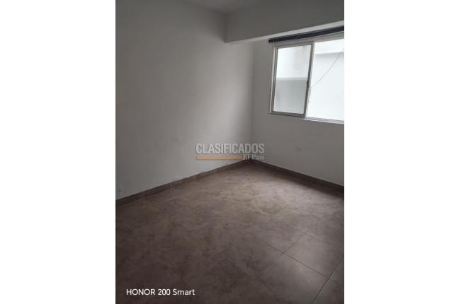 Casas, Alquiler, Champagñat - $2.300.000
