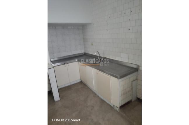 Casas, Alquiler, Champagñat - $2.300.000