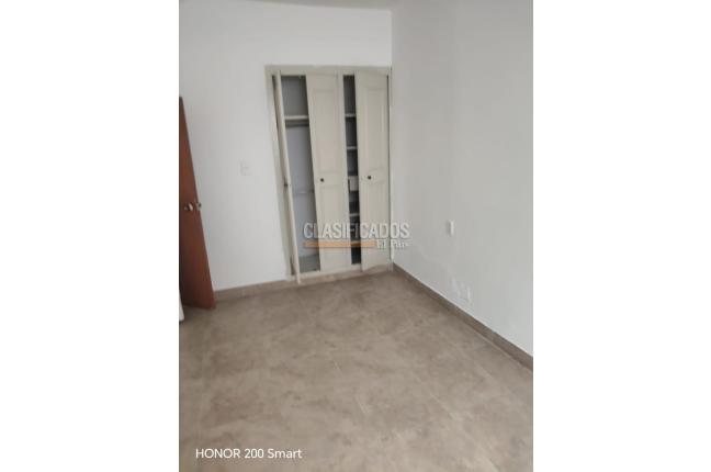 Casas, Alquiler, Champagñat - $2.300.000
