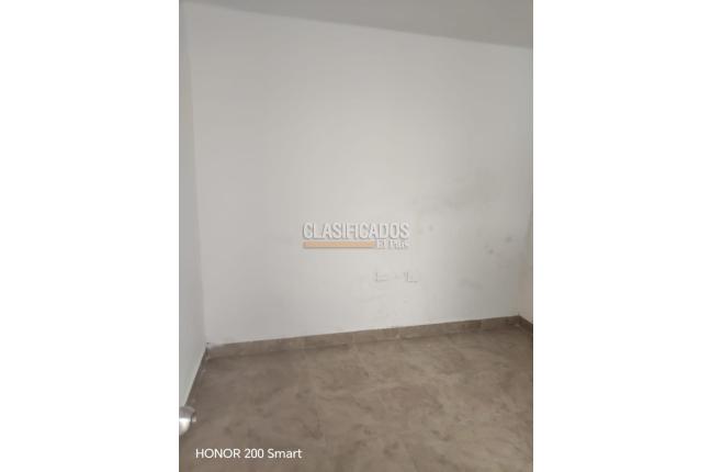 Casas, Alquiler, Champagñat - $2.300.000