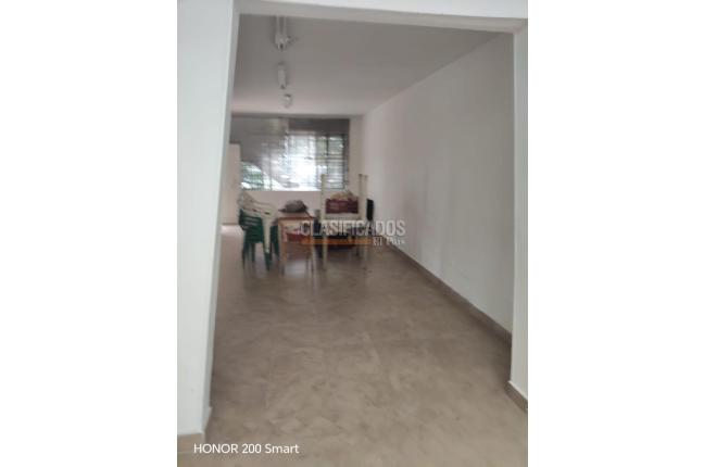 Casas, Alquiler, Champagñat - $2.300.000