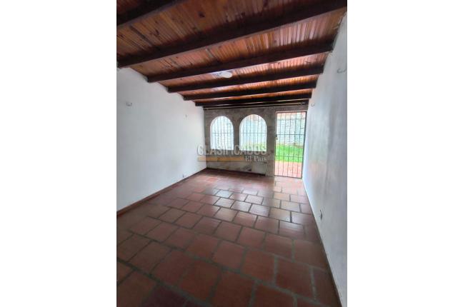 Casas, Venta en Urbanización La Merced