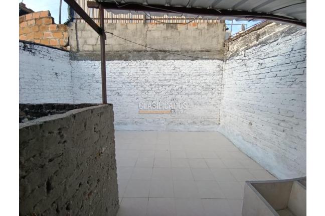 Casas, Alquiler, Ciudad Córdoba - $750.000