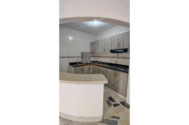 Apartamentos, Alquiler, Primero de Mayo - $2.000.000