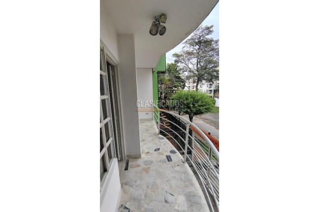 Apartamentos, Alquiler, Primero de Mayo - $2.000.000