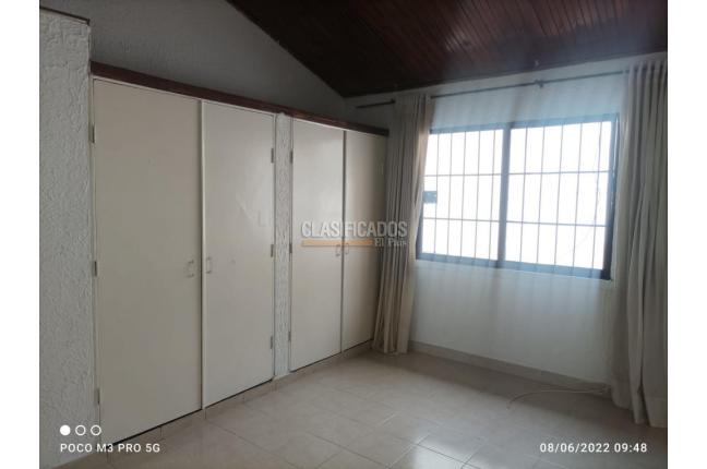 Casas, Alquiler, Urbanización La Merced - $2.500.000