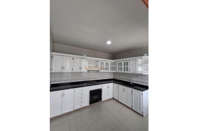 Casas, Venta, El Cedro - $370.000.000