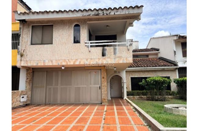 Casas, Venta en Ciudad Jardín