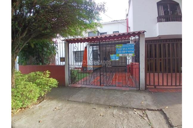 Casas, Alquiler en Urbanización La Merced