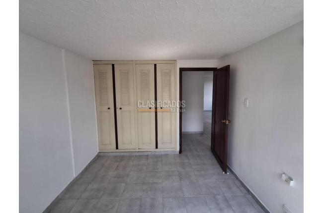 Apartamentos, Alquiler, Colseguros - $1.100.000