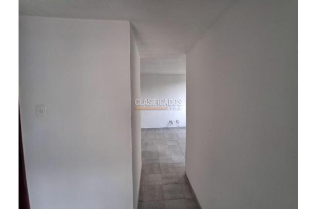 Apartamentos, Alquiler, Colseguros - $1.100.000