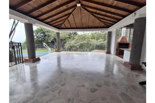 Apartamentos, Alquiler, Cristales - $3.850.000