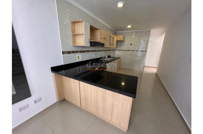 Casas, Alquiler, Ciudad 2.000 - $2.800.000