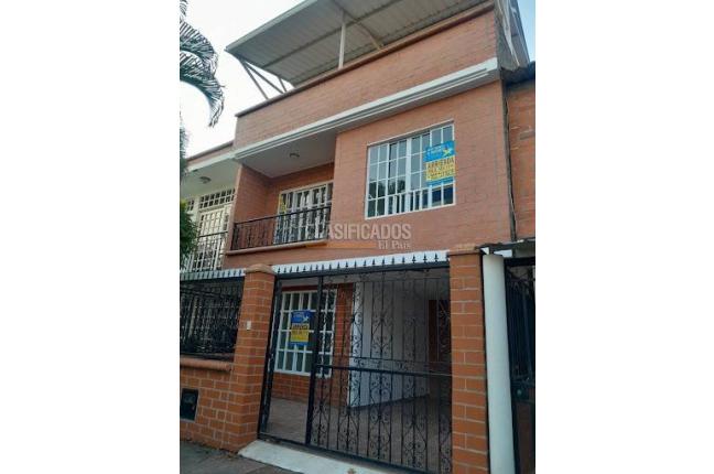 Casas, Alquiler en Ciudad 2.000