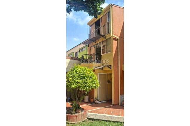 Casas, Venta en Primero de Mayo