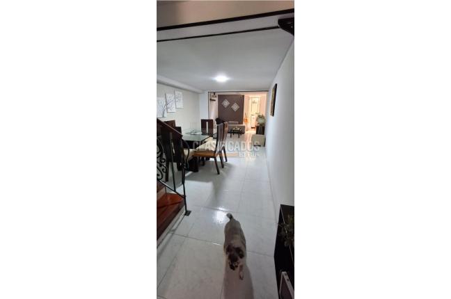 Casas, Venta, Primero de Mayo - $380.000.000