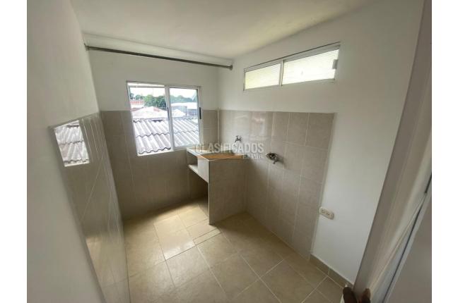 Apartamentos, Alquiler, Colseguros - $1.100.000