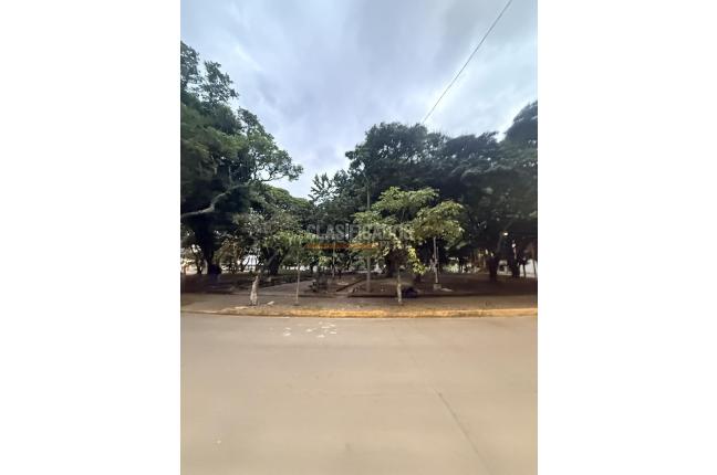 Locales y Bodegas, Alquiler, Versalles - $8.500.000