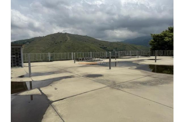 Locales y Bodegas, Alquiler, La Elvira - $30.000.000