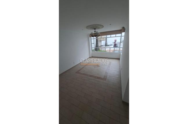 Casas, Alquiler, Cristales - $12.000.000