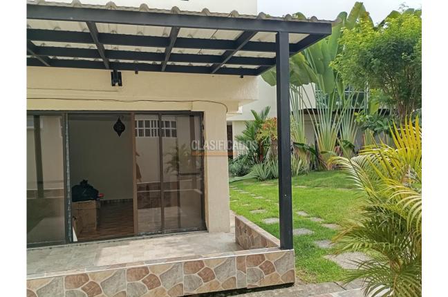 Casas, Venta en La Flora