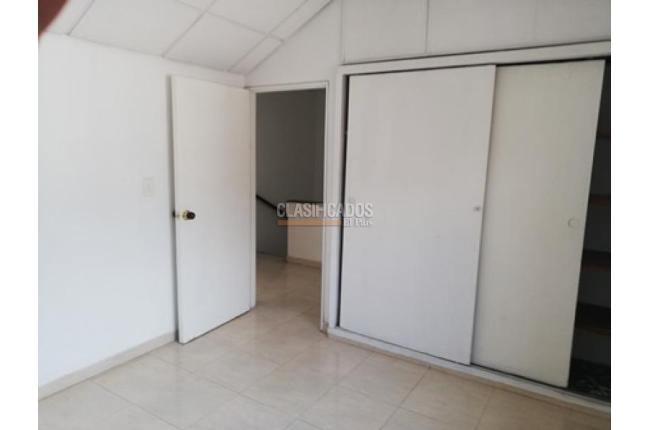 Casas, Alquiler, Urbanización La Merced - $2.300.000