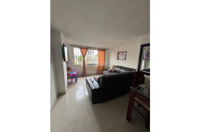 Apartamentos, Venta en Paseo de los Almendros