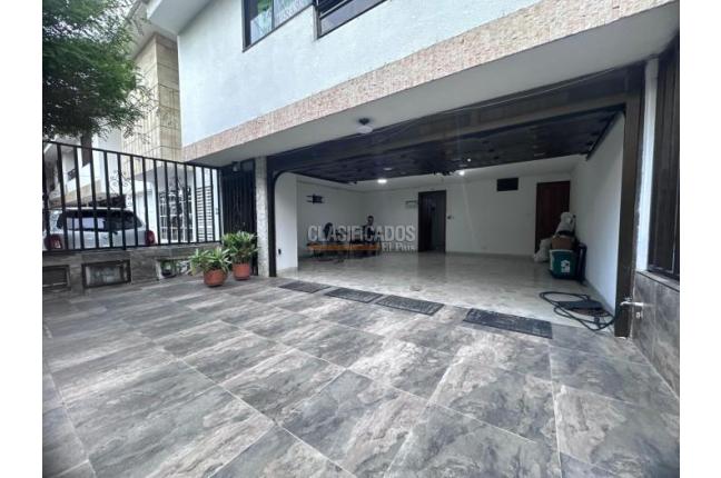 Casas, Venta en La Flora
