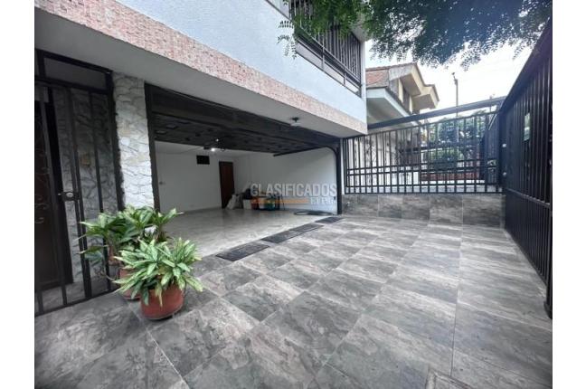 Casas, Venta en La Flora