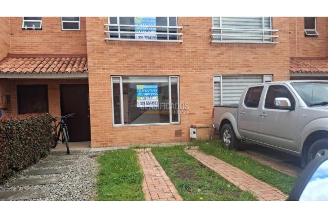 Casas, Alquiler en Chía