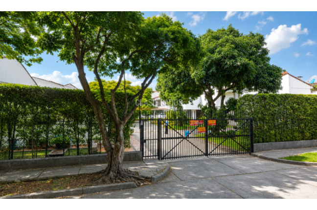 Casas, Venta, Primero de Mayo - $700.000.000