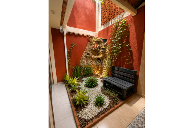 Casas, Venta, Primero de Mayo - $700.000.000