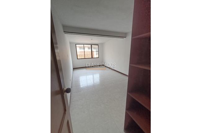 Casas, Venta, Primero de Mayo - $700.000.000