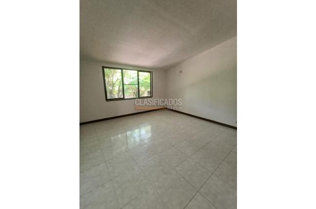 Casas, Venta, Primero de Mayo - $700.000.000