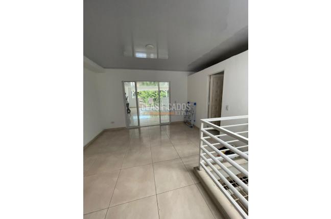 Apartamentos, Alquiler, Santa Elena - $1.100.000