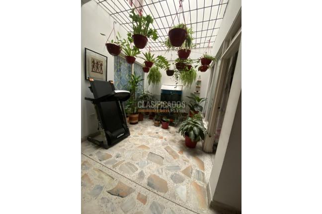 Casas, Venta, Atanasio Girardot - $550.000.000